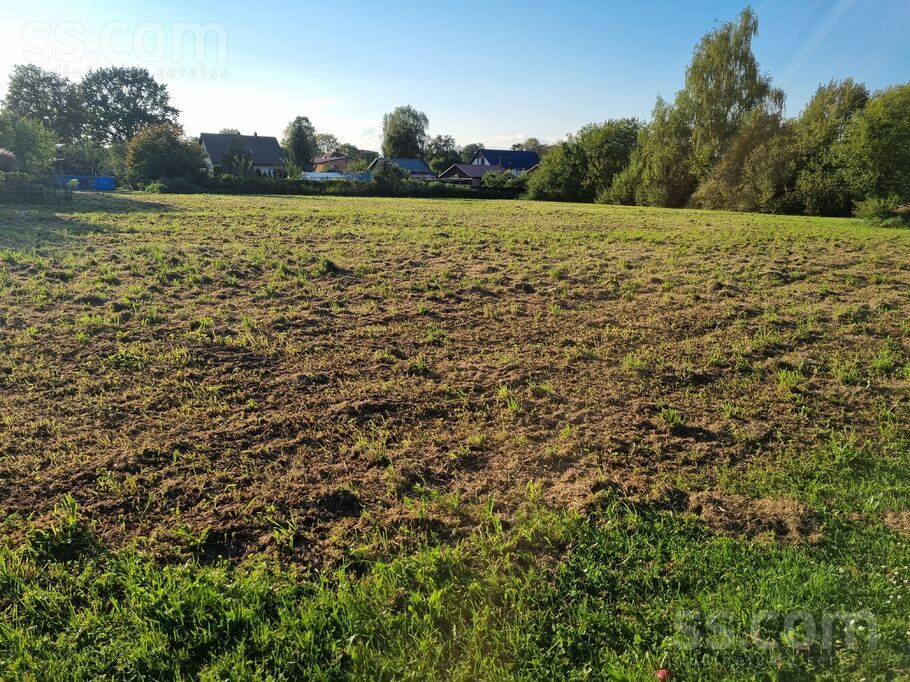 Dzirnavu iela 18a, Iecava, Bauska un raj., Iecavas nov. — zeme