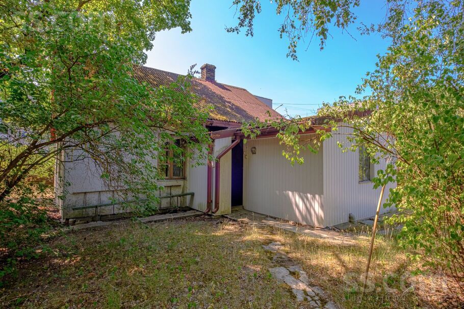 Dombrovska 18, Rīga — maja