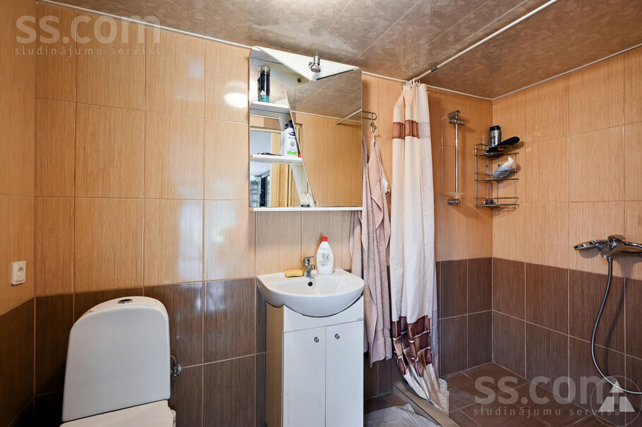 Riekstu iela, Rīgas rajons, Baloži — maja