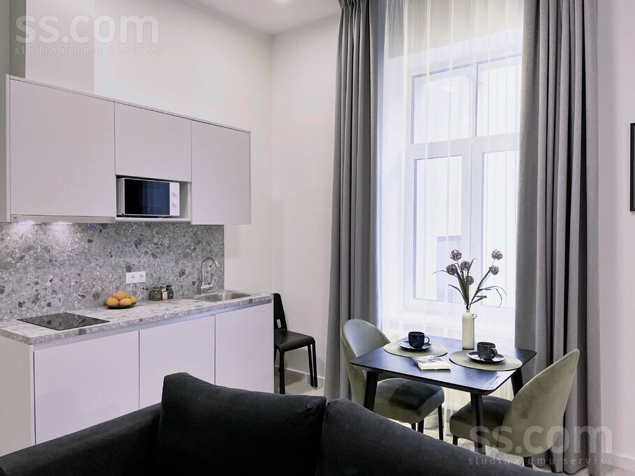 Pulkv. Brieža 10, Rīga — dzivoklis