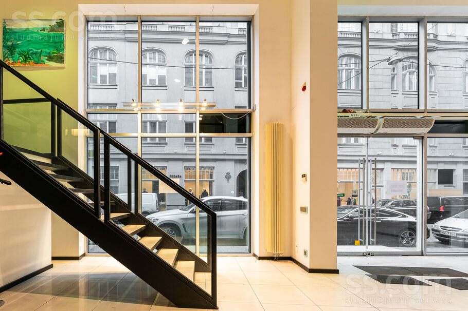 Vaļņu 4, Rīga, Vecrīga — telpa