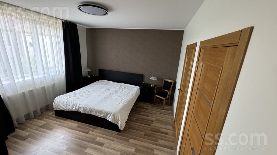 Vīnkalnu iela 37, Mārupe, Rīgas rajons, Mārupes pag. — maja