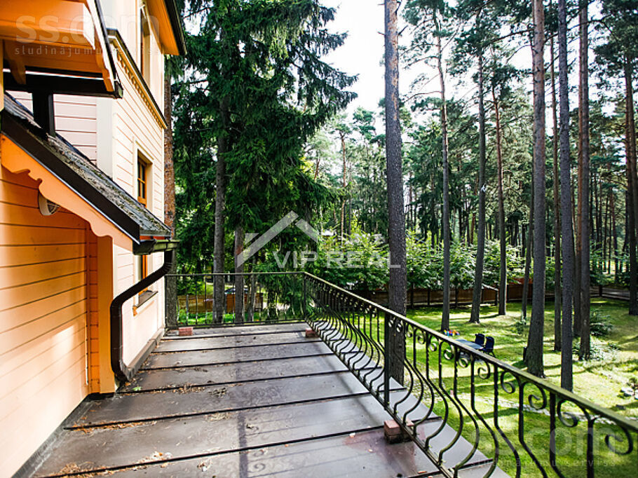 Edinburgas pr. 69, Jūrmala — maja