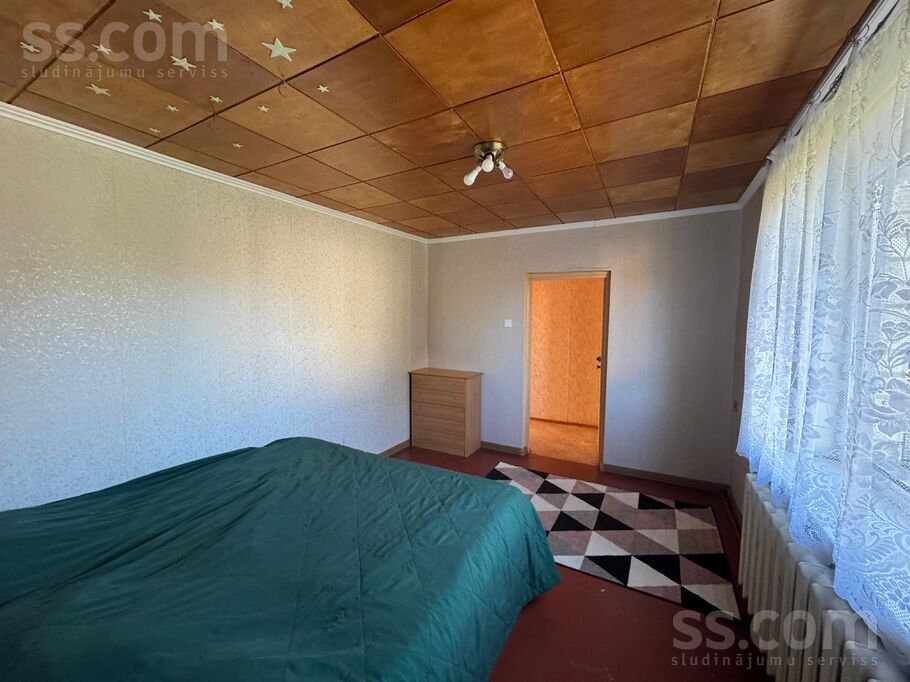 Zaļenieku 11, Rīga — maja