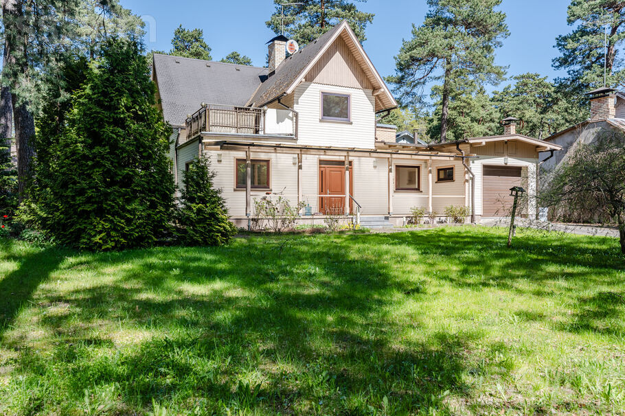 Bulduru prospekts 100b, Jūrmala — maja