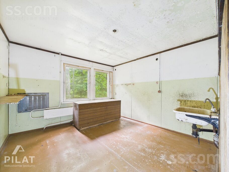 Roja, Roja, Talsi un raj., Rojas pag. — maja