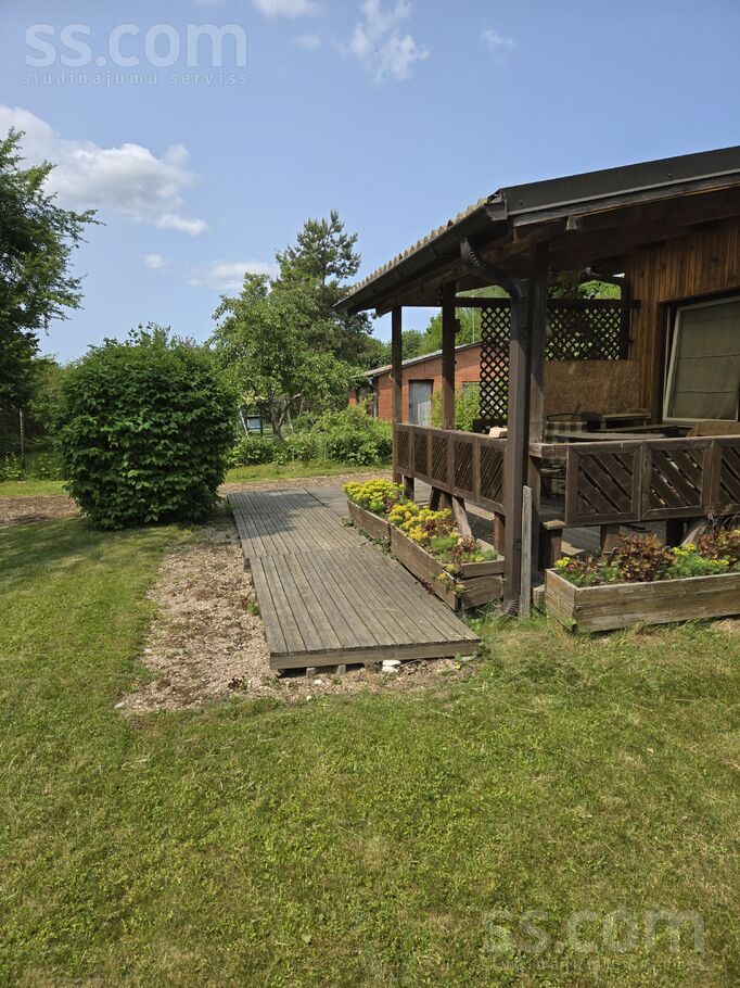 Daugavmalas 3, Rīga — maja