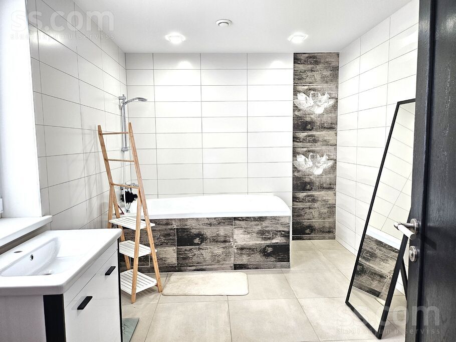 Audriņu iela 10, Pārolaine, Rīgas rajons, Olaines pag. — maja