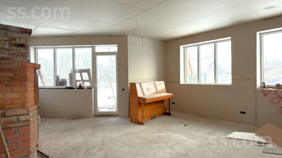 Lidlauka 8, Limbaži un raj., Aloja — maja