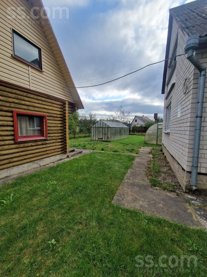 Zemeņu iela, Ļūbaste 1, Daugavpils un raj., Līksnas pag. — maja