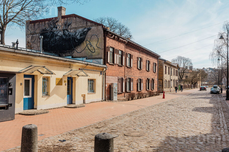 Sparģeļu 45, Rīga — maja