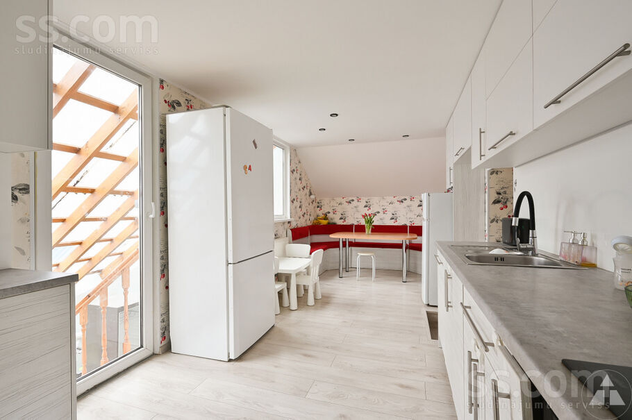 Riekstu iela, Rīgas rajons, Baloži — maja