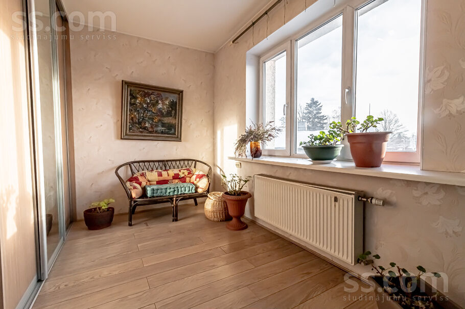 Tēriņu 74, Rīga — maja