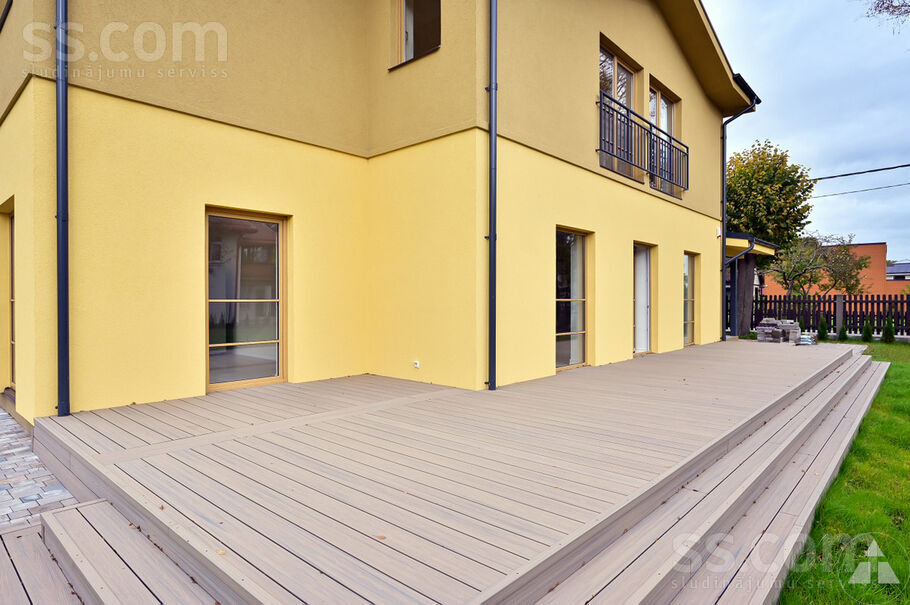 Kanālu iela 26a, Jūrmala — maja