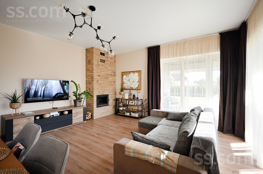 Mango iela 1, Mežāres, Rīgas rajons, Babītes pag. — maja