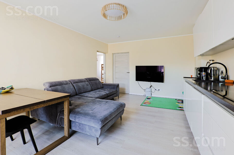 Sparģeļu 45, Rīga — maja