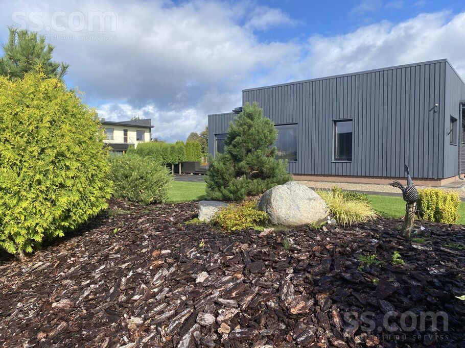 Zvejnieku 14, Ogre un raj., Ikšķile — maja