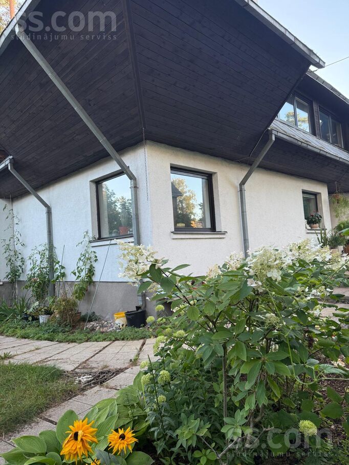 Augstienes, Rīga — maja