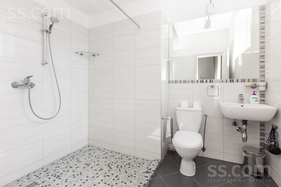 Jūras 10, Ragaciems, Tukums un raj. — maja