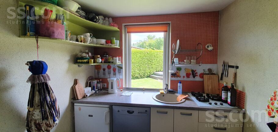 Saules 37, Zvejniekciems, Rīgas rajons, Saulkrastu l. t. — maja