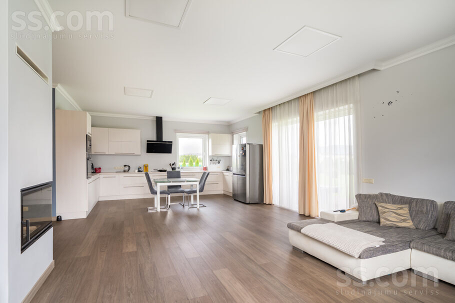 Silaputniņu iela, Mārupe, Rīgas rajons, Mārupes pag. — maja