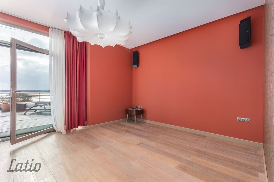 Tīklu iela 11, Jūrmala