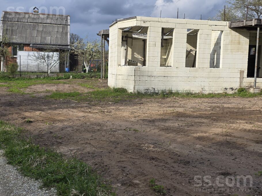 Siliņi 82, Viesturi, Jelgava un raj., Glūdas pag. — maja