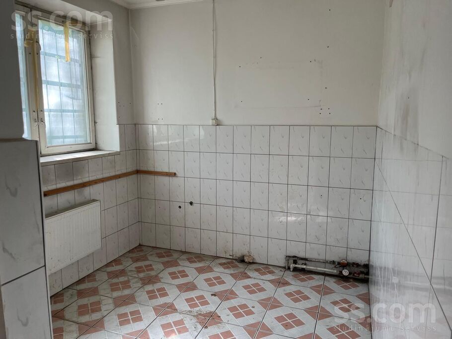 Zirņu 8, Rīga, centrs — telpa