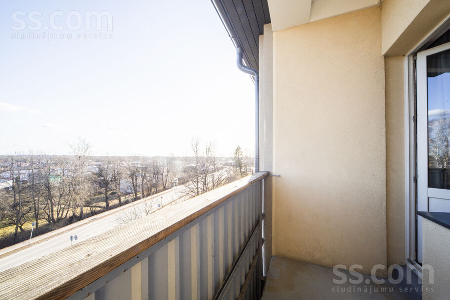 Viestura laukums 7, Viestura laukums, Valmiera un raj., Valmieras pag. — dzivoklis