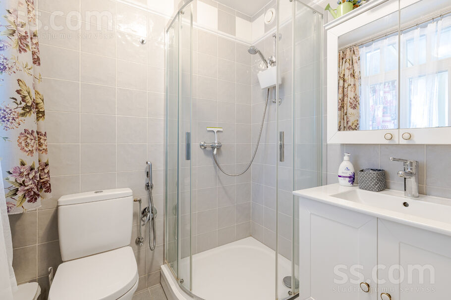 Ceriņu iela 10, Jūrmala — maja