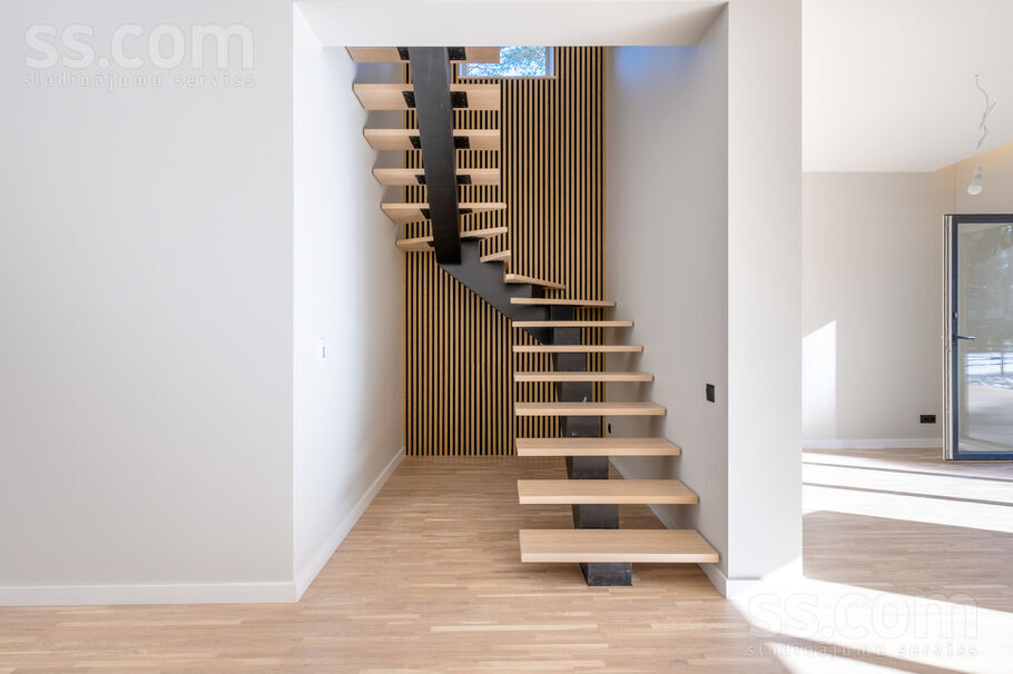 Dzintaru 4, Berģi, Rīgas rajons, Garkalnes nov. — maja