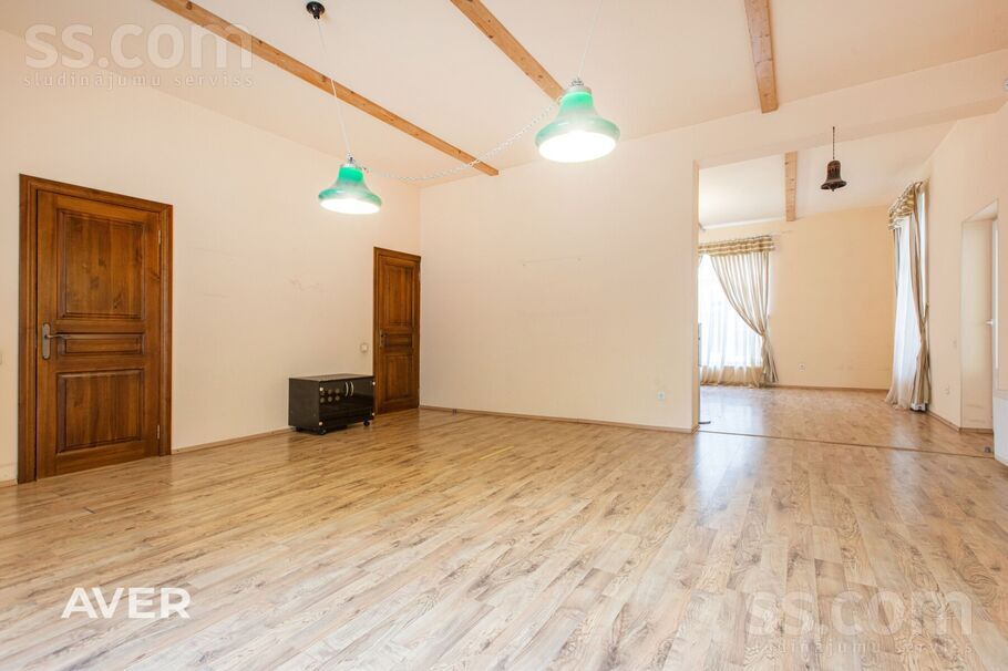 Kuģu iela 15, Jūrmala — maja