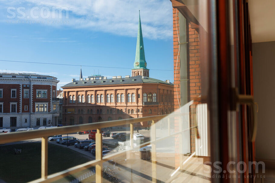 Jauniela 15, Rīga — maja