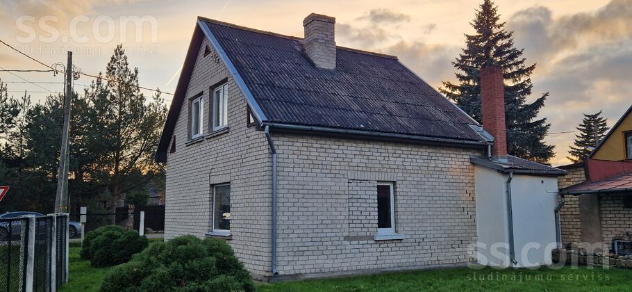 Vasaras 10, Jelgava un raj., Jelgava — maja