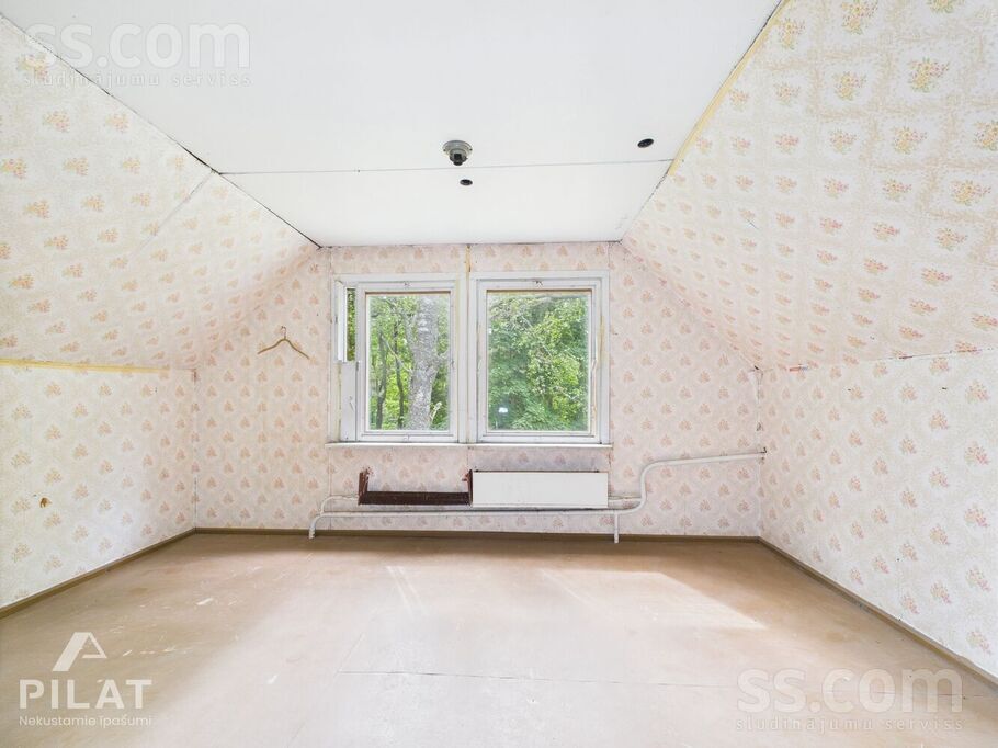 Roja, Roja, Talsi un raj., Rojas pag. — maja