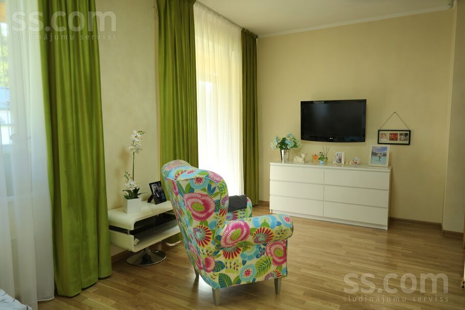 Alejas 15, Mežāres, Rīgas rajons, Babītes pag. — maja