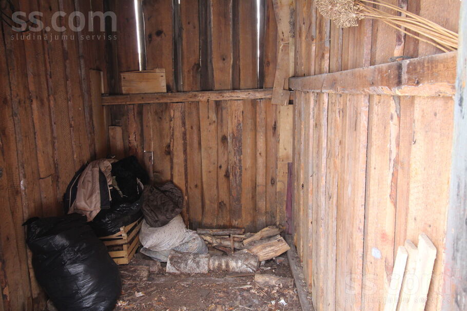 Aptiekas 40, Daugavpils un raj., Daugavpils — dzivoklis