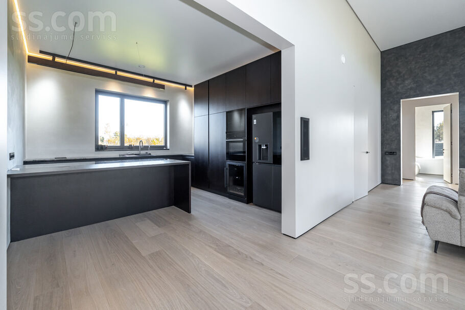 Mežavēju iela 8, Mārupe, Rīgas rajons, Mārupes pag. — maja