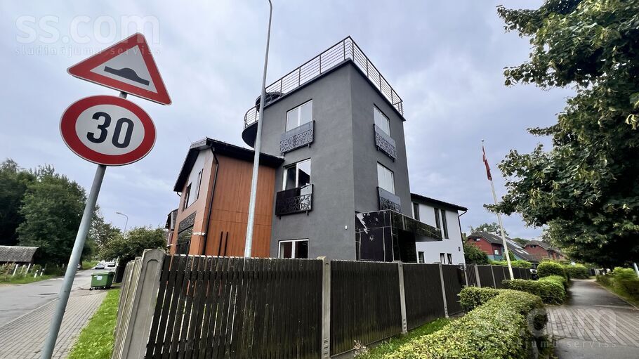 Zvejnieku 1 k-14, Rīga — maja