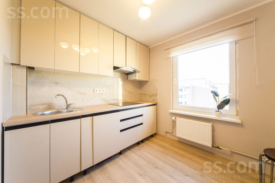 Viestura laukums 7, Viestura laukums, Valmiera un raj., Valmieras pag. — dzivoklis