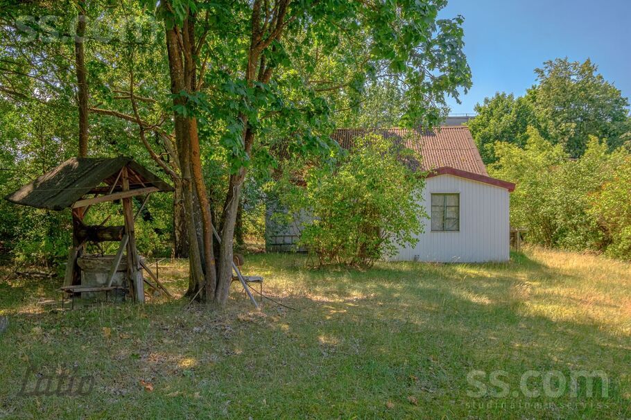 Dombrovska 18, Rīga — maja