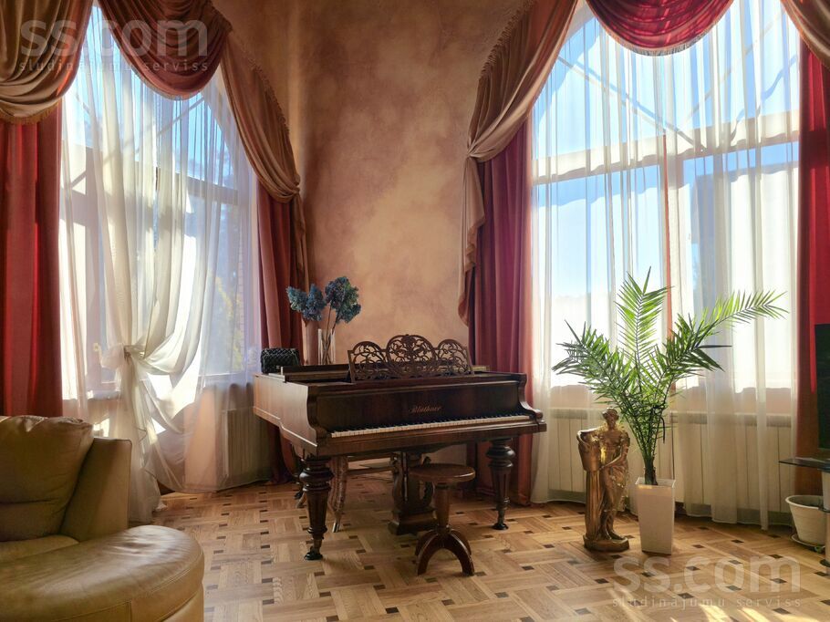 Ezermalas 24, Piņķi, Rīgas rajons, Babītes pag. — maja