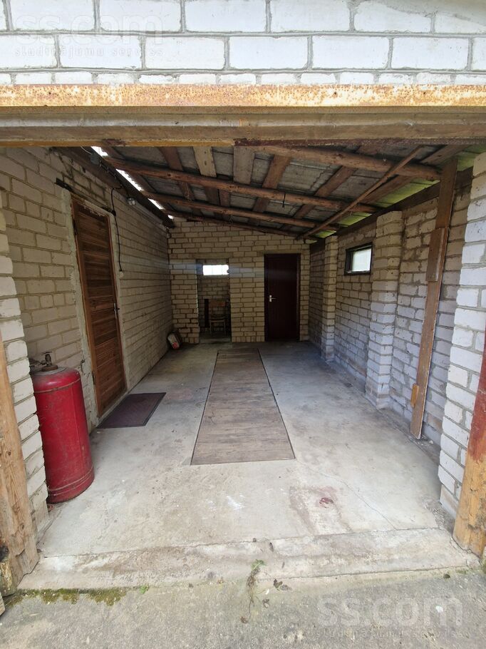 Zemeņu iela, Ļūbaste 1, Daugavpils un raj., Līksnas pag. — maja