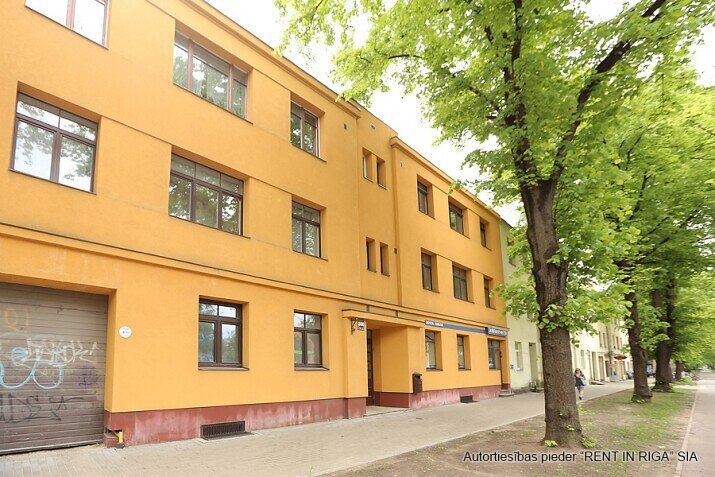 Brīvības gatve 300, Rīga