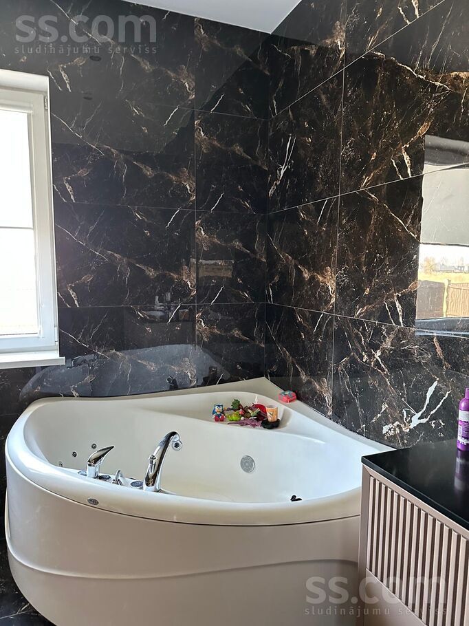 Vecozolu iela 16, Mārupe, Rīgas rajons, Mārupes pag. — maja