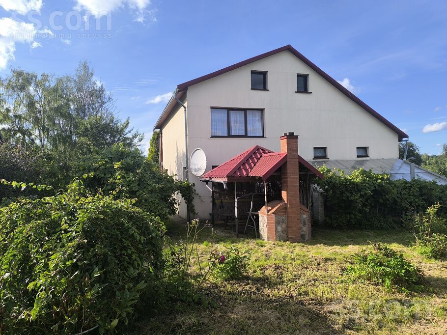 Strazdu iela 4, Madona un raj., Madona — maja