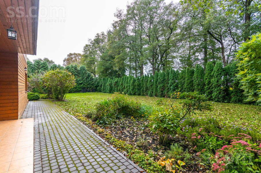 Zolitūdes 54, Rīga — maja