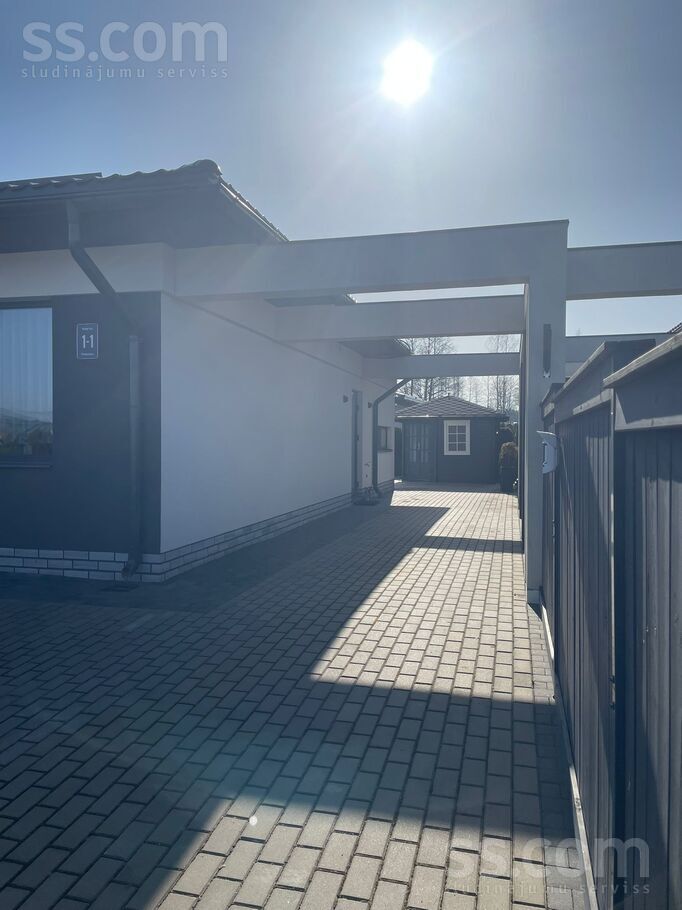 Mango iela 1 1, Mežāres, Rīgas rajons, Babītes pag. — maja