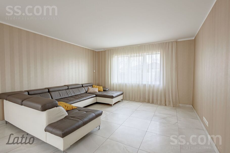 Romas 1a, Jelgava un raj., Jelgava — maja