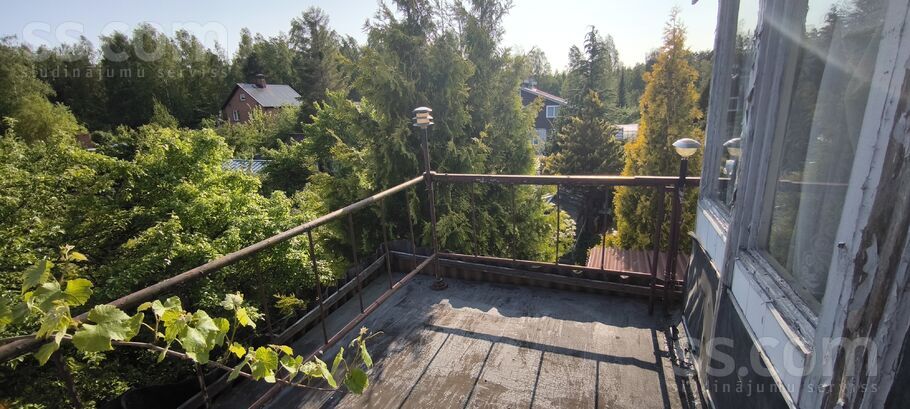 Buru iela 32, Ziemeļblāzma, Limbaži un raj., Skultes pag. — maja